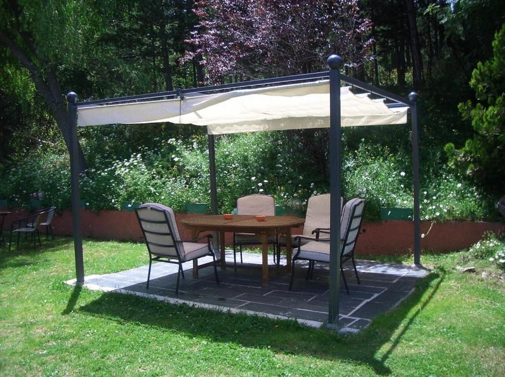 Niu Dels Falcons Bed and Breakfast La Molina  Buitenkant foto