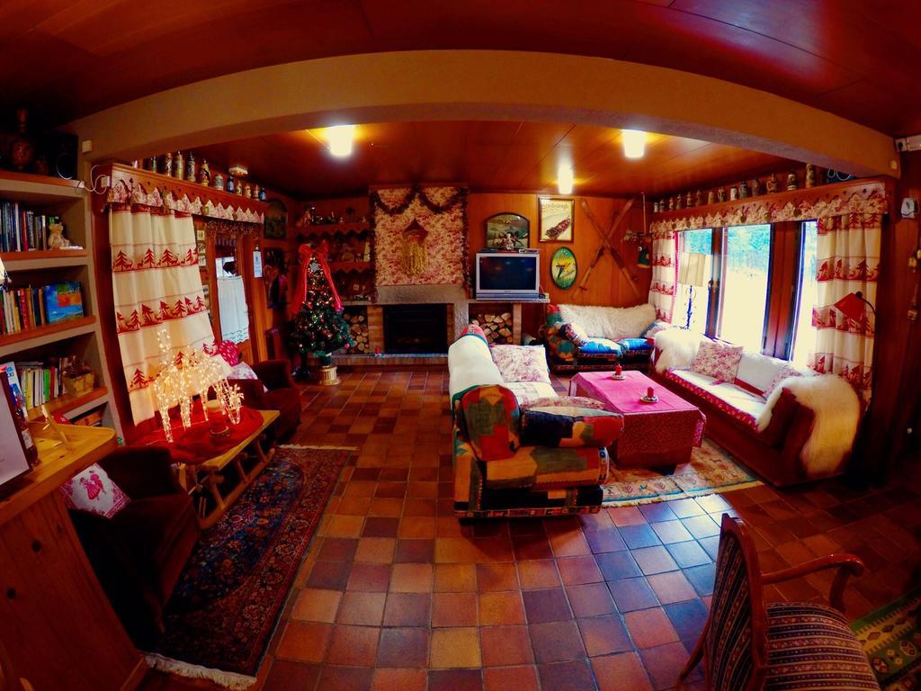 Niu Dels Falcons Bed and Breakfast La Molina  Buitenkant foto